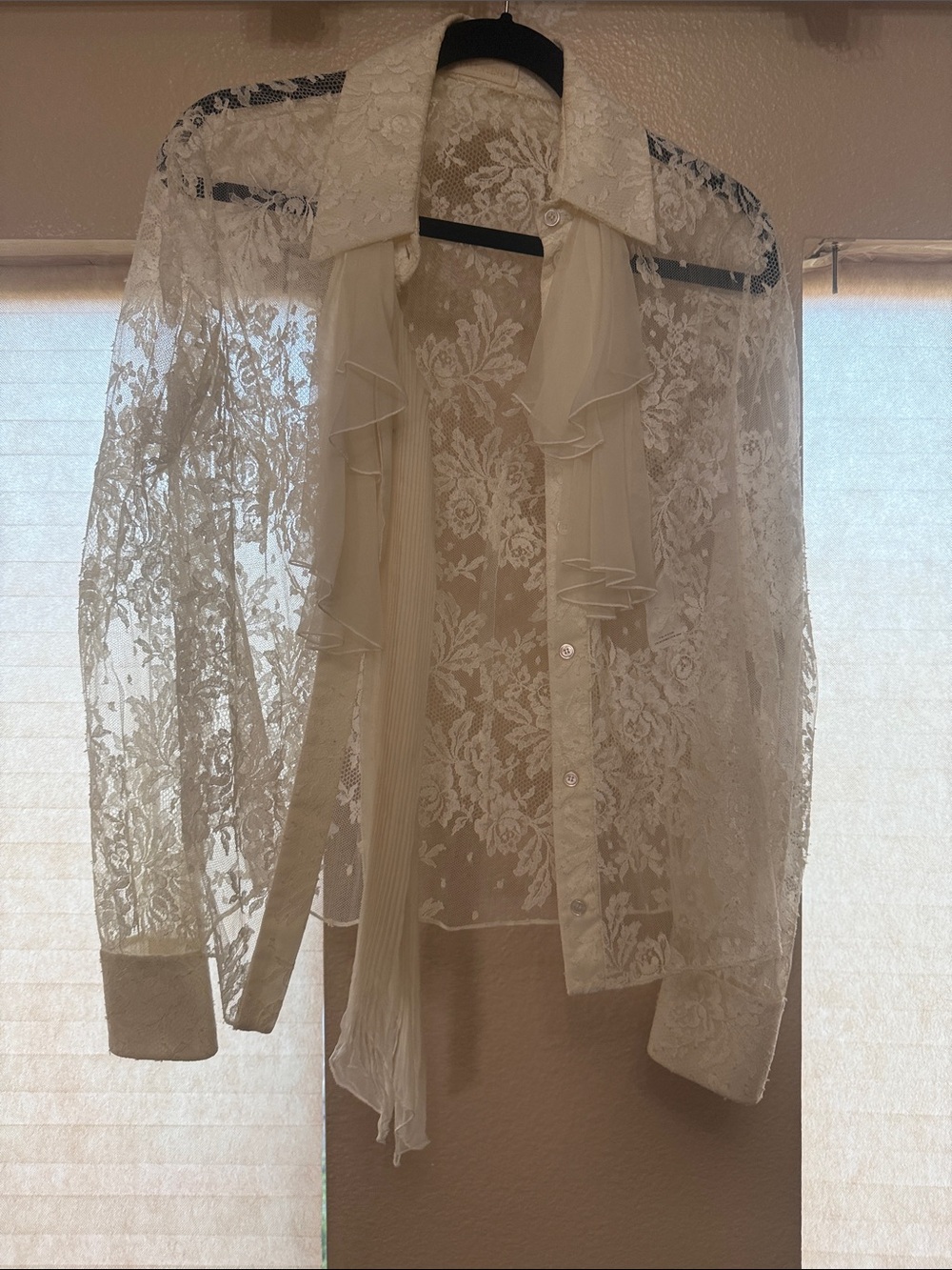 Valentino Cream Lace Floral Blouse - Picture 2 of 11